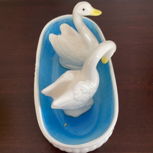 Vintage Trinket Dish With Two Swans - Picture 12 of 12